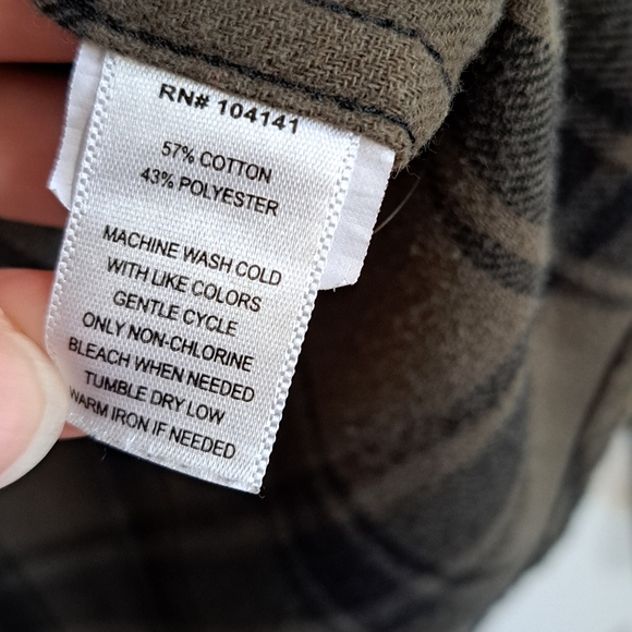 Northeast Outfitters Army Green and Black Button Down Flannel Size Small - Picture 4 of 8